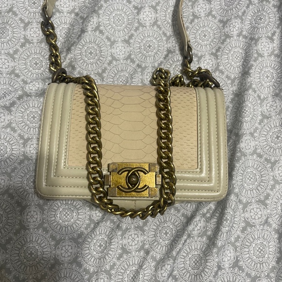 Chanel ivory rock chain small boy bag - Picture 1 of 10